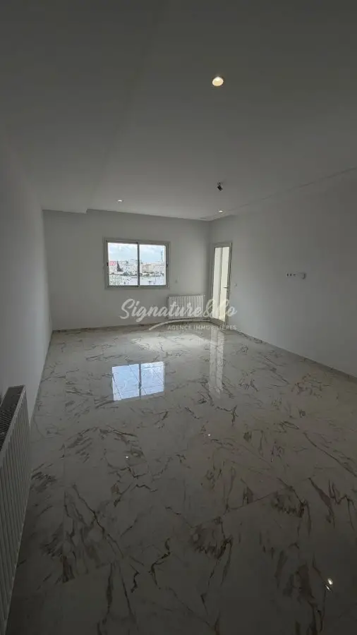 À Vendre : Appartement S+2 à Cité les palmeraies