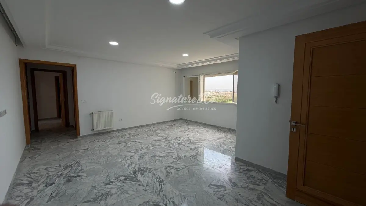 À Vendre : Appartement S+3 à Jardin de L'aouina